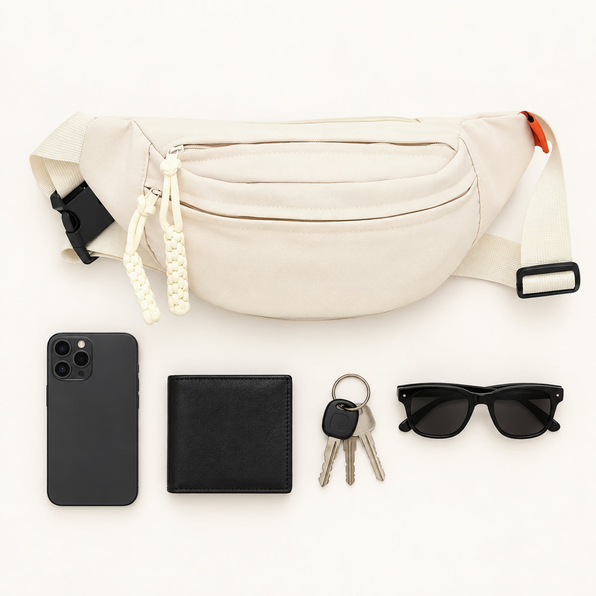 Arc Krem Bel Çantası günlük eşyalarla flat lay görünümü - UMBRIQE