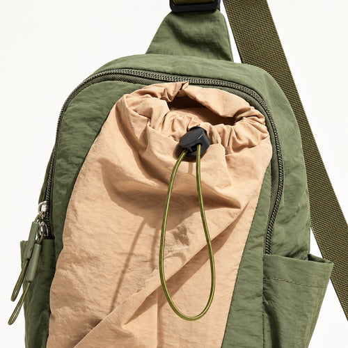 Pull Sling Haki-Bej Sling Çanta malzeme ve fermuar detayı - UMBRIQE
